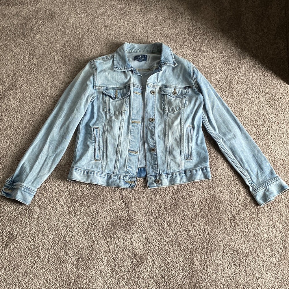 Lucky Brand Classic Light Wash Denim Jacket SIZE S Button Front Trucker Coat